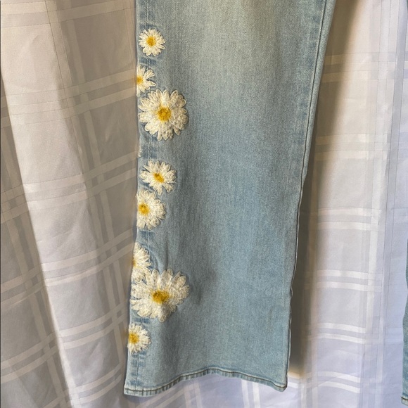 DRIFTWOOD Wyatt Embroidered Daisies Light Wash Blue Denim Flared Leg Jeans 10 - Picture 5 of 9